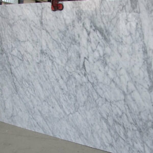 Naturstein, weiß, grau mit Struktur, Marmor, Bianco Carrara, Rohtafel