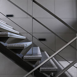 Freitragende Wange/n (Metall oder Beton)