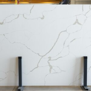 Naturstein, weiß mit Struktur, Quarz, Kompositstein, Alaska Gold, Rohtafel