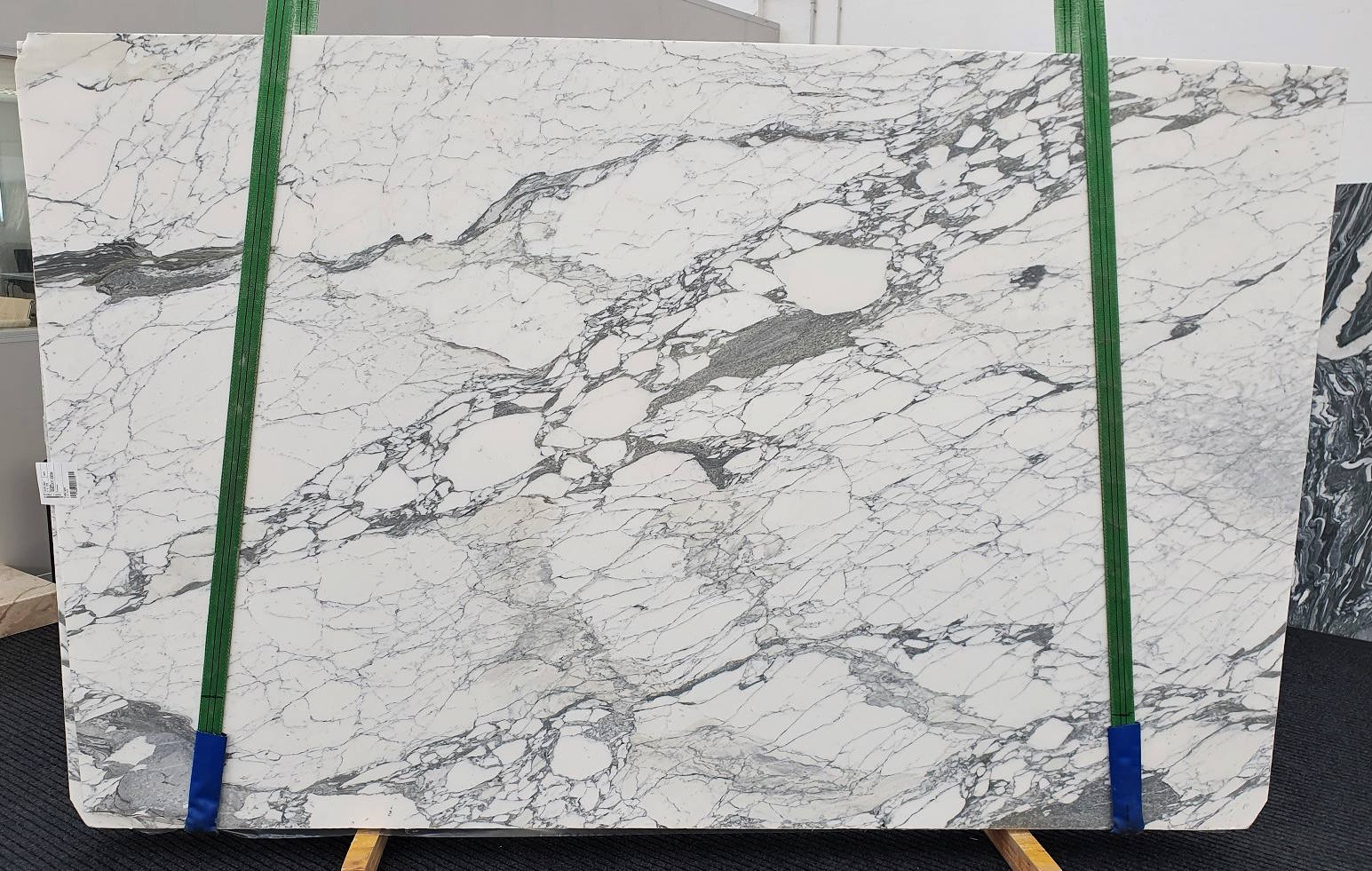 Naturstein, hell mit Struktur, Marmor, Arabescato Corchia, Rohtafel