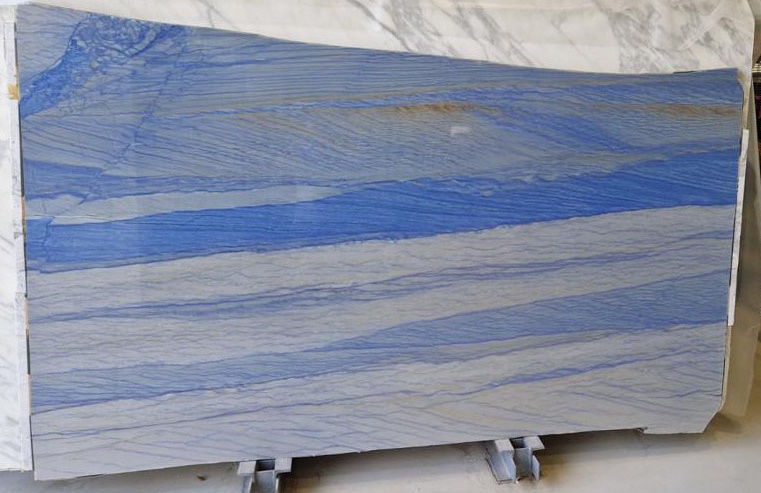 Naturstein, blau mit Struktur, Quarzit, Azul Macauba, Rohtafel