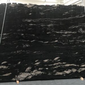 Naturstein, schwarz mit Struktur, Quarzit, Black Cosmic, Rohtafel