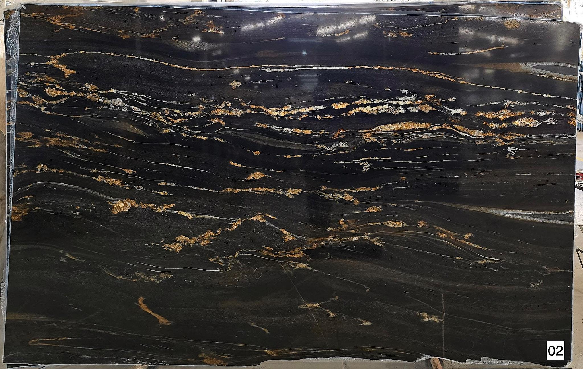 Naturstein, schwarz mit Struktur, Quarzit, Black Taurus, Rohtafel
